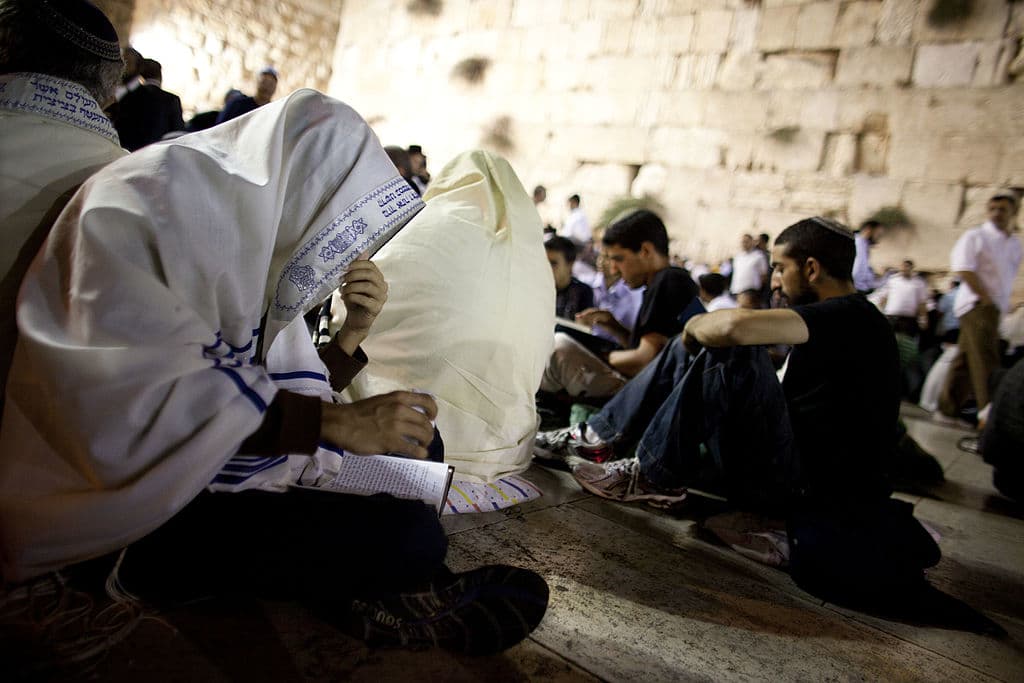 How to commemorate Tisha B'Av with your students • Unpacked for Educators