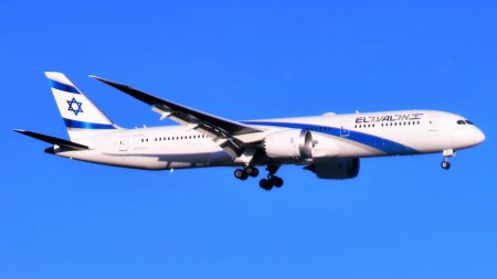 El_Al_Israel_Airlines_Boeing_787-9_Dreamliner_4X-EDA_(Ashdod)_approaching_EWR_Airport